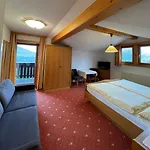 Hemetsberger 3*