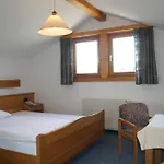 Hemetsberger 3*