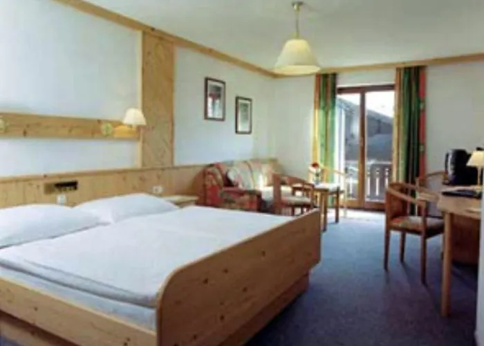 Hemetsberger Konukevi 3*