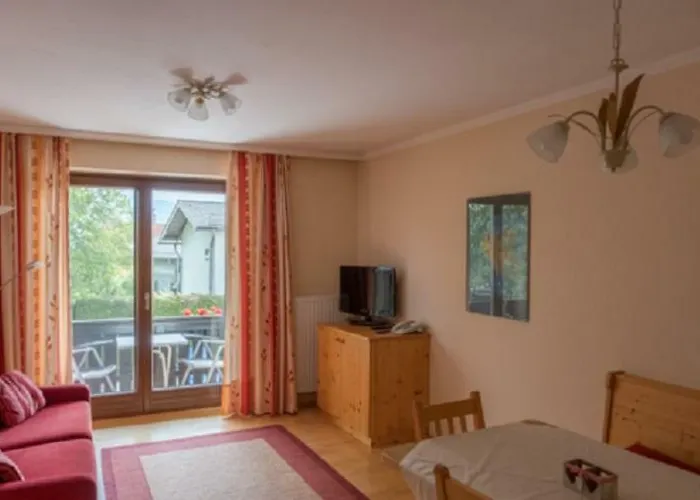 Hemetsberger Konukevi 3*