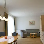 Konukevi Hemetsberger 3*