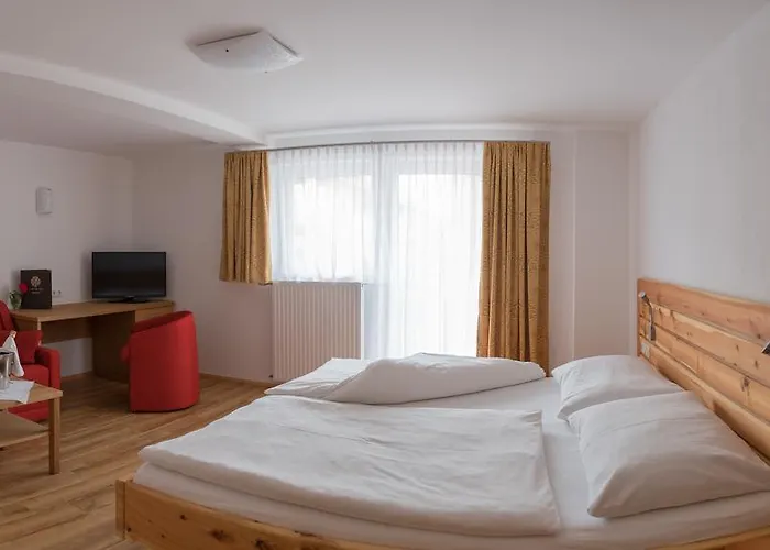 Hemetsberger Konukevi 3*